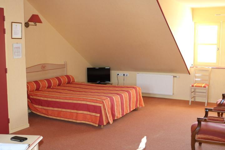 Logis Le Port Saint Aubin 호텔 Morannes sur Sarthe-Daumeray 외부 사진