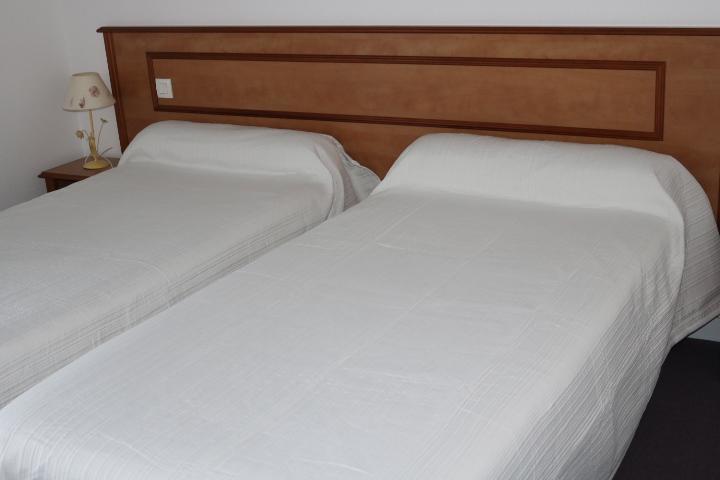 Logis Le Port Saint Aubin 호텔 Morannes sur Sarthe-Daumeray 외부 사진