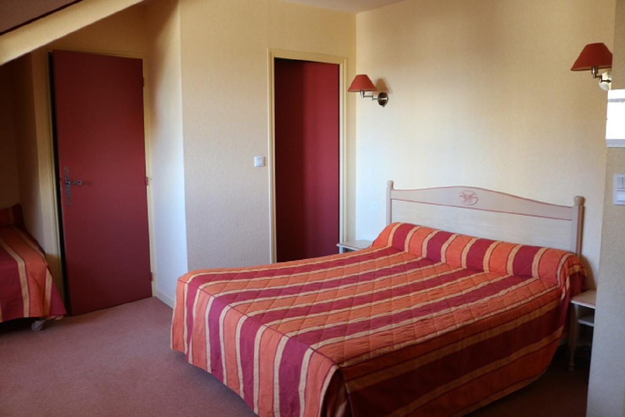 Logis Le Port Saint Aubin 호텔 Morannes sur Sarthe-Daumeray 외부 사진